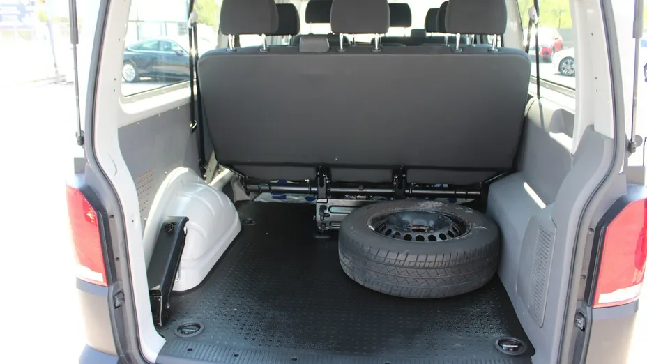 VOLKSWAGEN Transporter -