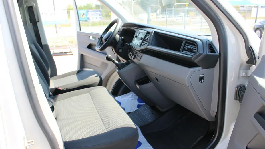 VOLKSWAGEN Transporter -