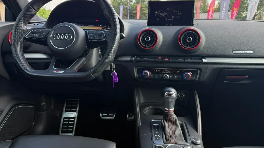 AUDI S3 Limousine -