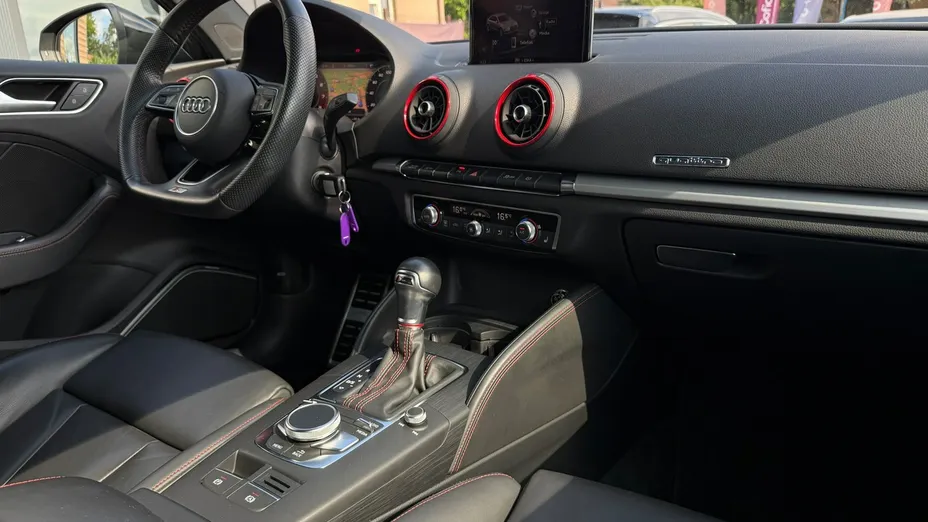 AUDI S3 Limousine -