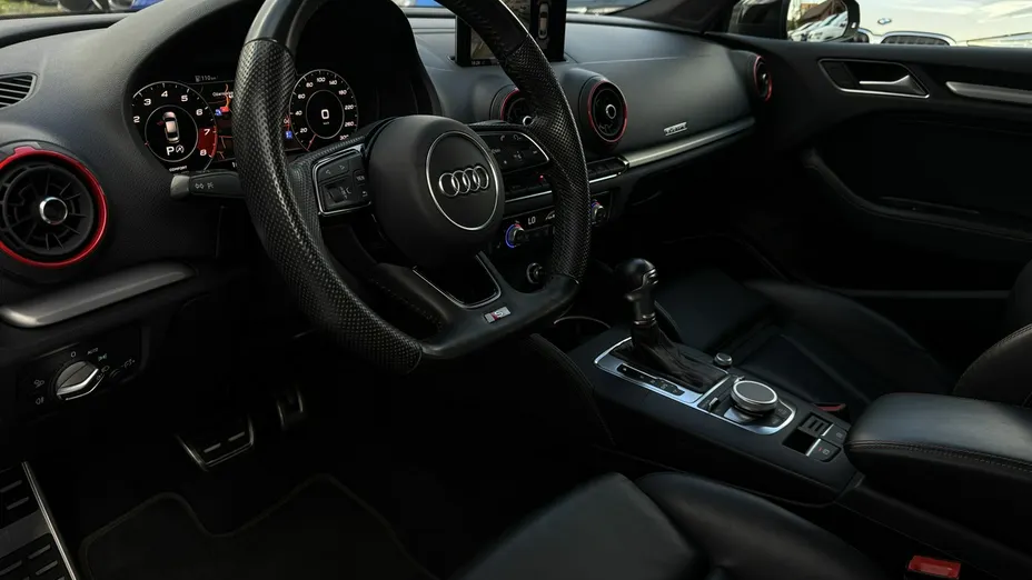 AUDI S3 Limousine -
