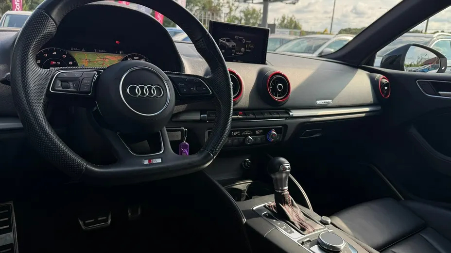 AUDI S3 Limousine -
