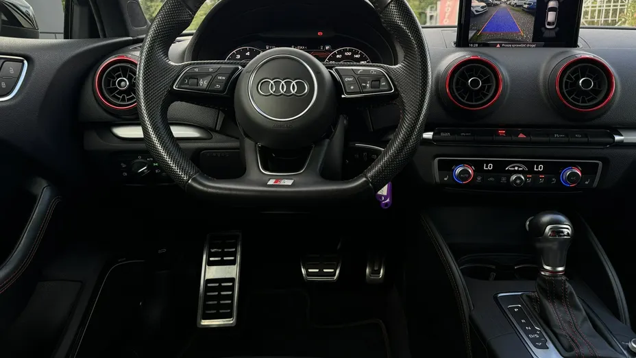 AUDI S3 Limousine -
