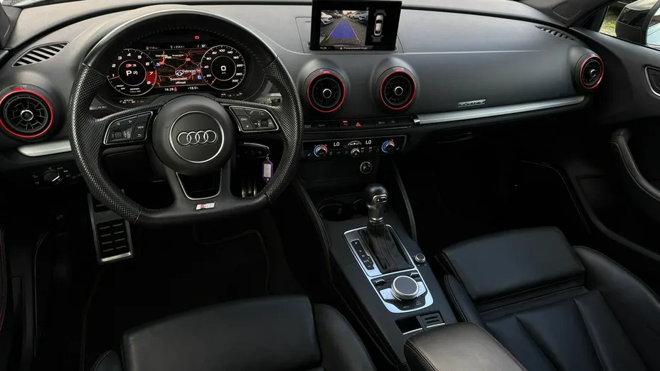 AUDI S3 Limousine -