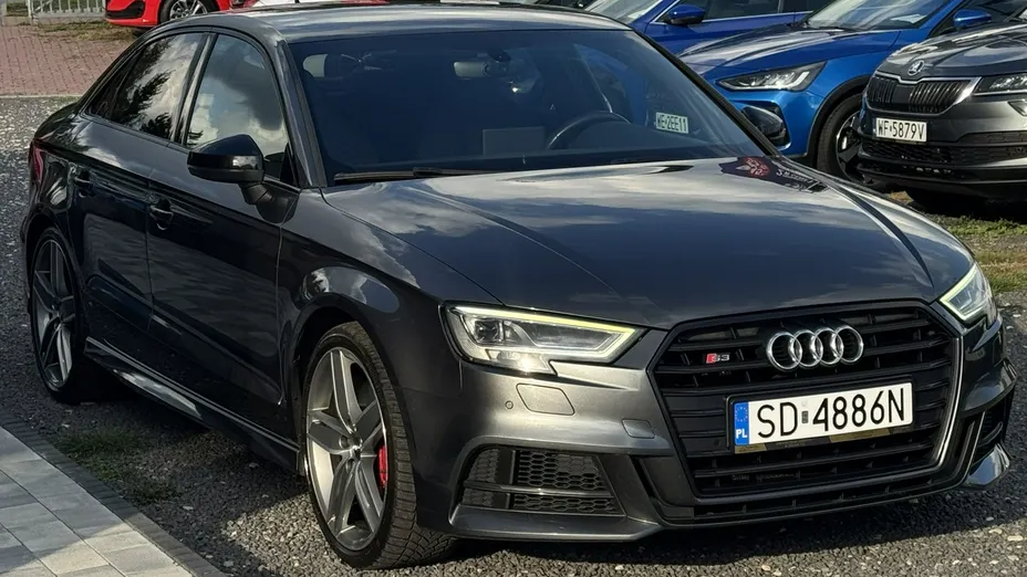 AUDI S3 Limousine -