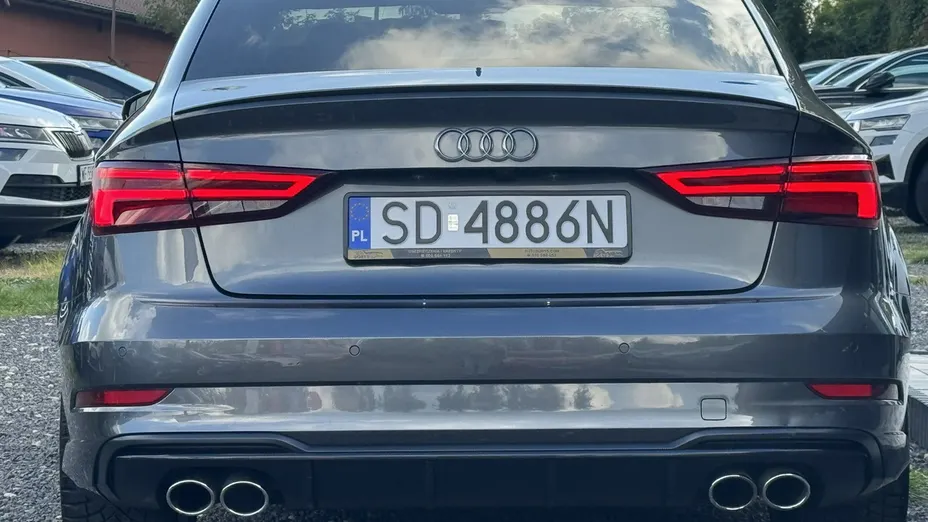 AUDI S3 Limousine -