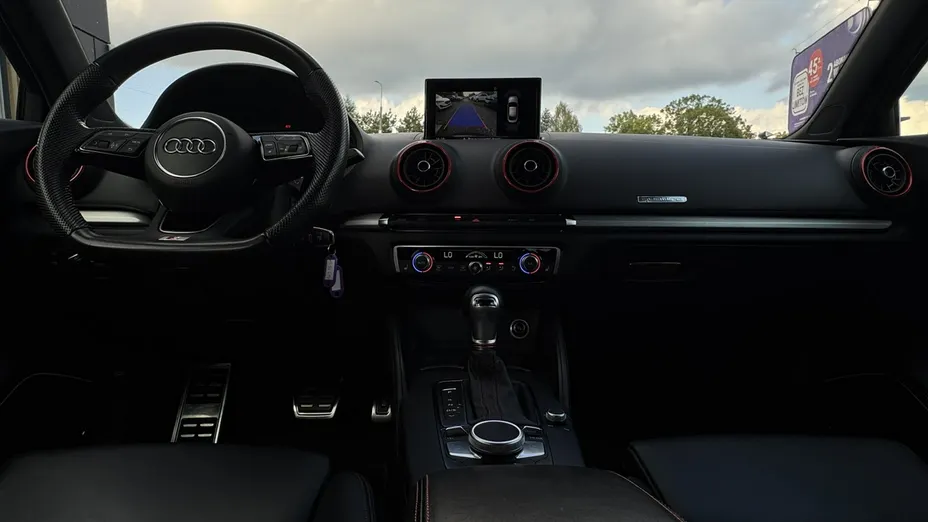 AUDI S3 Limousine -