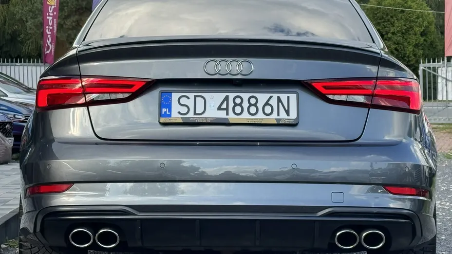 AUDI S3 Limousine -