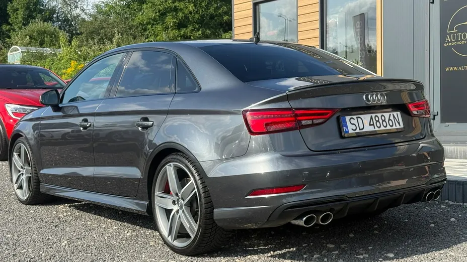 AUDI S3 Limousine -