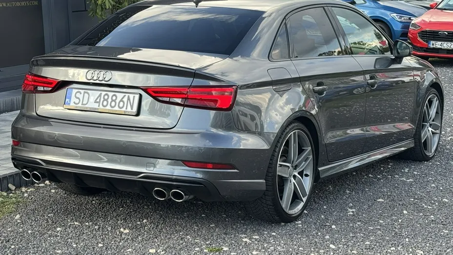 AUDI S3 Limousine -