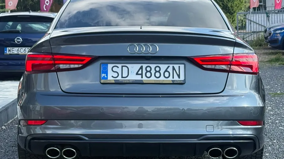 AUDI S3 Limousine -