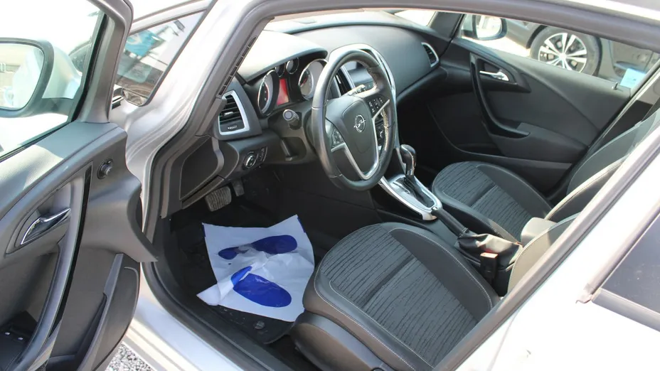 OPEL Astra -