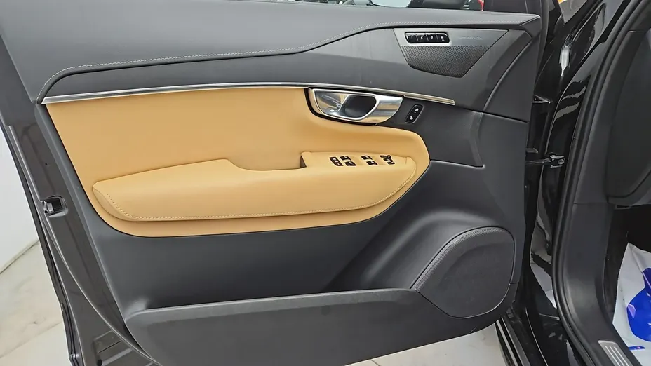 VOLVO XC90 -