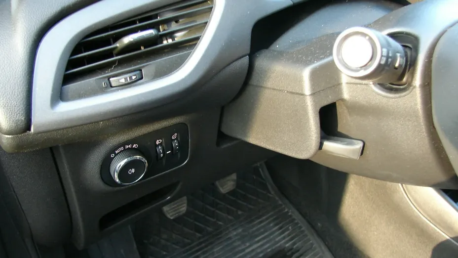 OPEL Corsa -