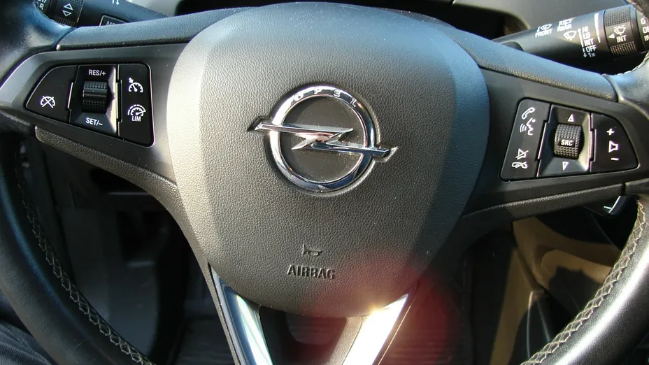 OPEL Corsa -