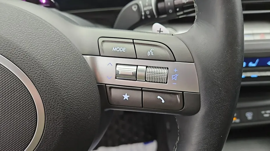 HYUNDAI Kona -