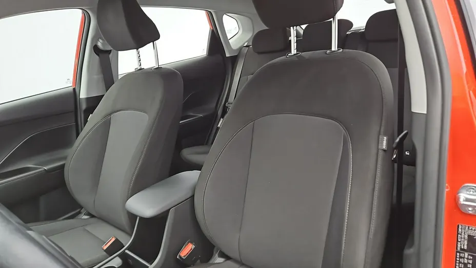 HYUNDAI Kona -