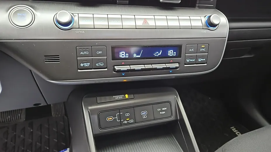 HYUNDAI Kona -