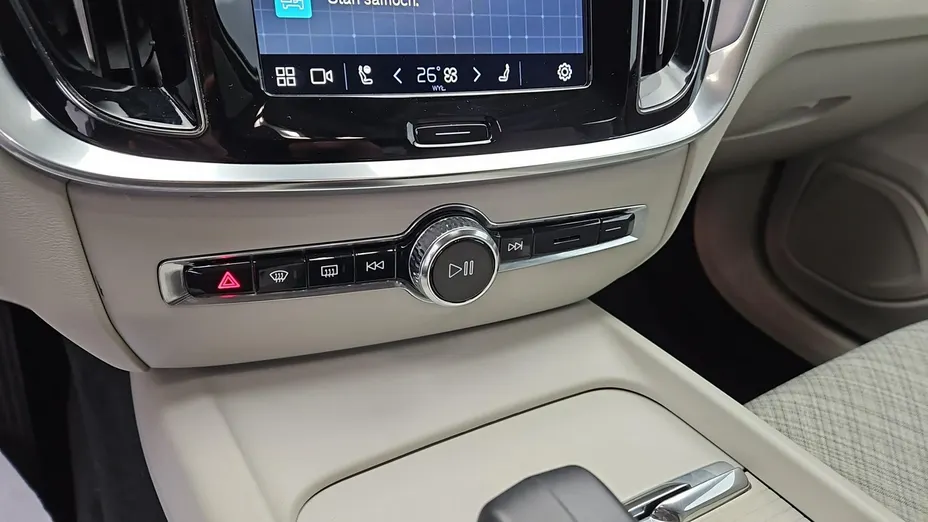 VOLVO V60 -