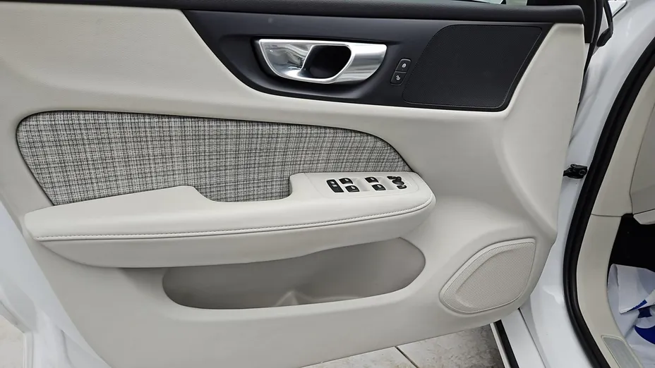 VOLVO V60 -