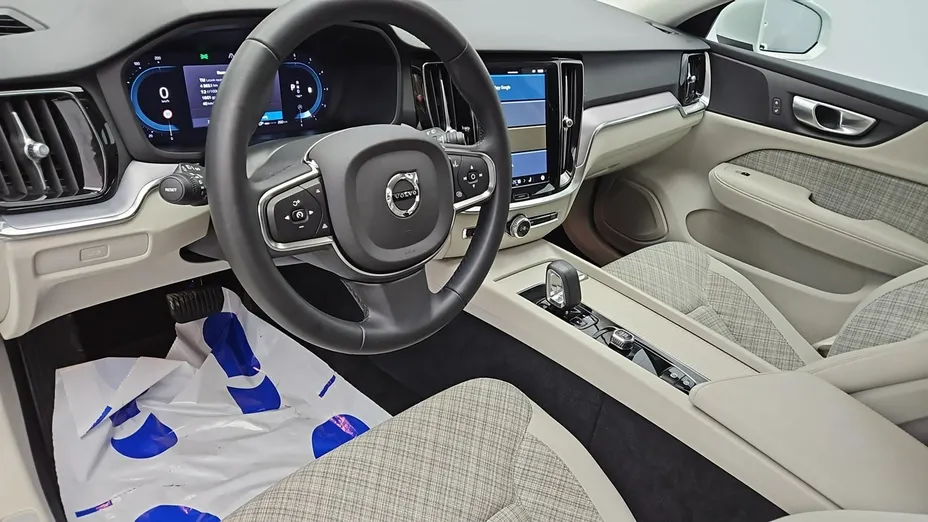 VOLVO V60 -
