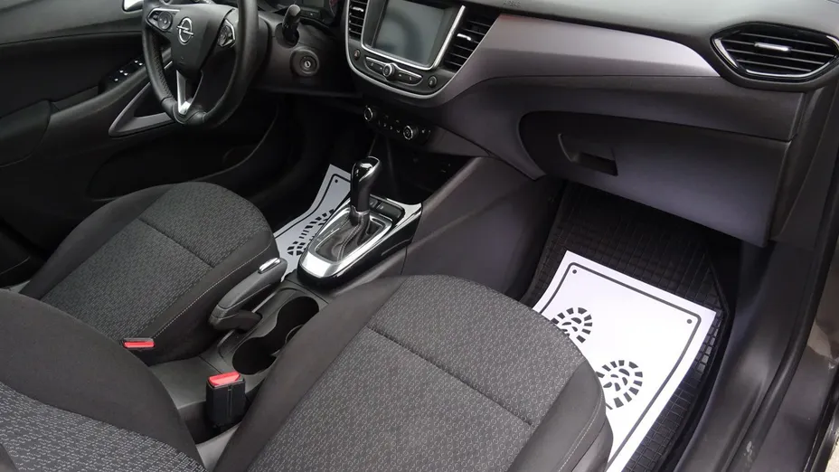 OPEL Crossland X -