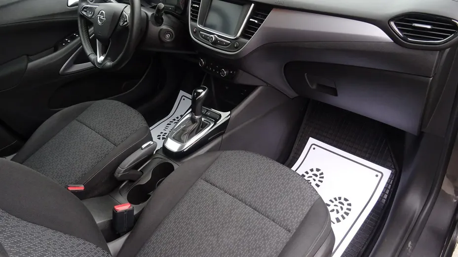 OPEL Crossland X -