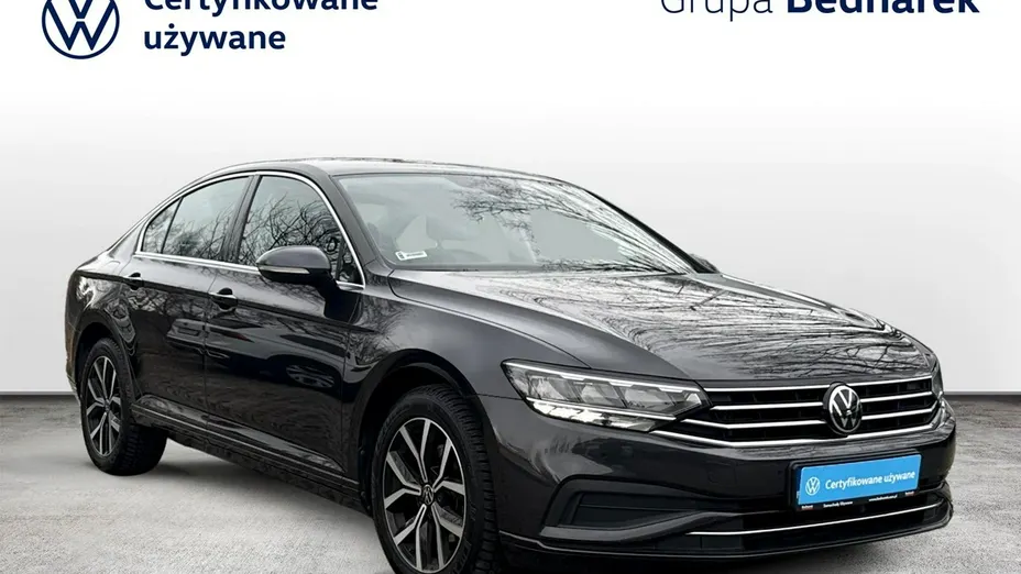 VOLKSWAGEN Passat -
