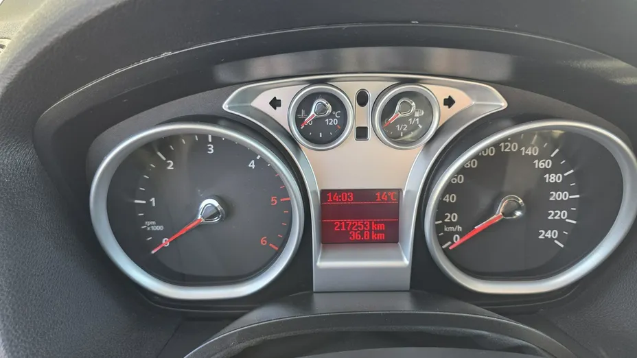 FORD Kuga -