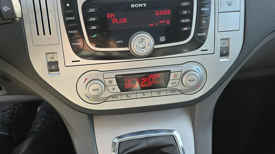 FORD Kuga -
