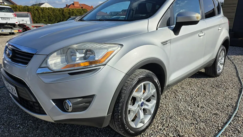 FORD Kuga -