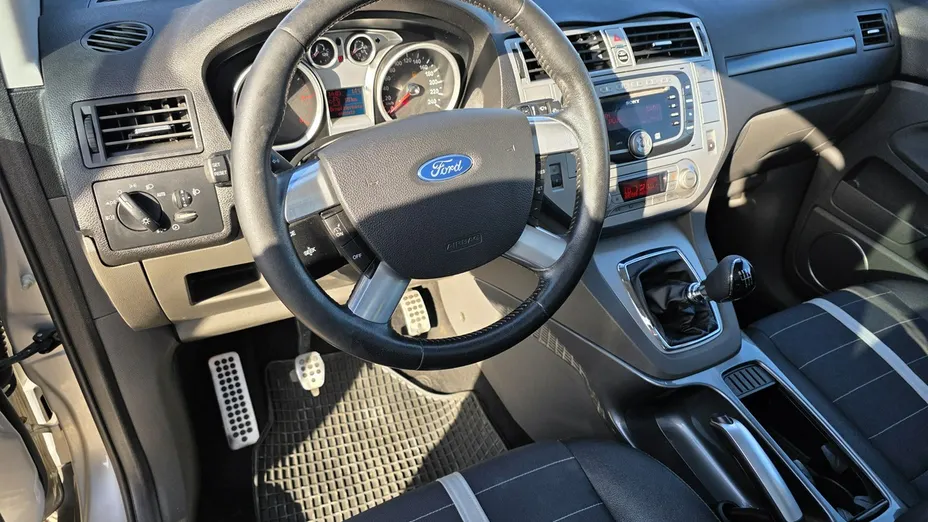 FORD Kuga -