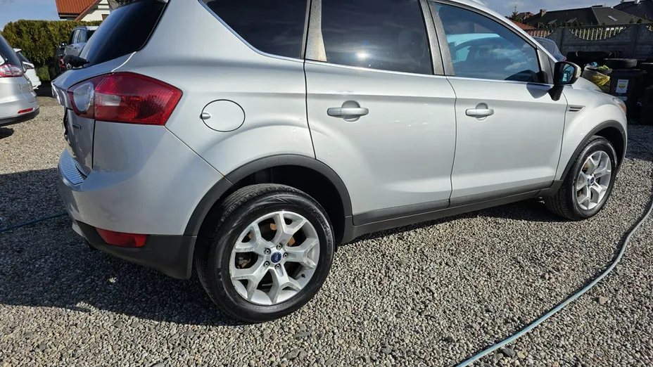 FORD Kuga -