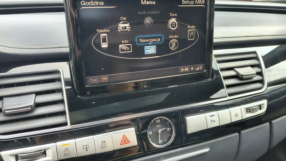 AUDI A8 -
