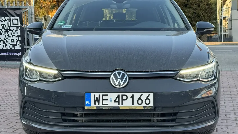 VOLKSWAGEN Golf -