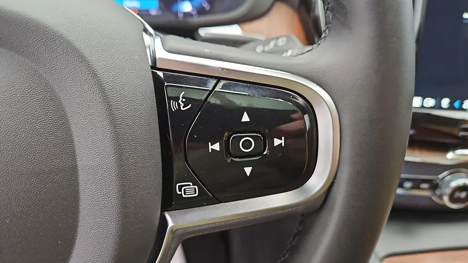 VOLVO XC60 -