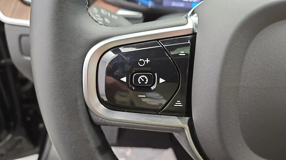 VOLVO XC60 -