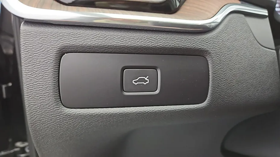 VOLVO XC60 -