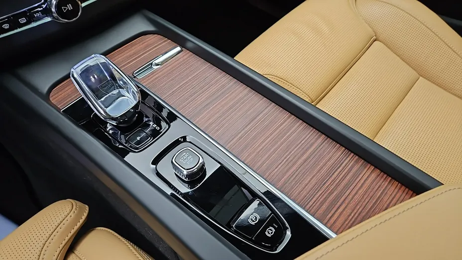 VOLVO XC60 -
