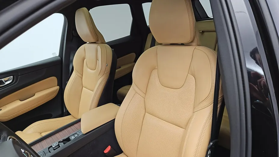 VOLVO XC60 -