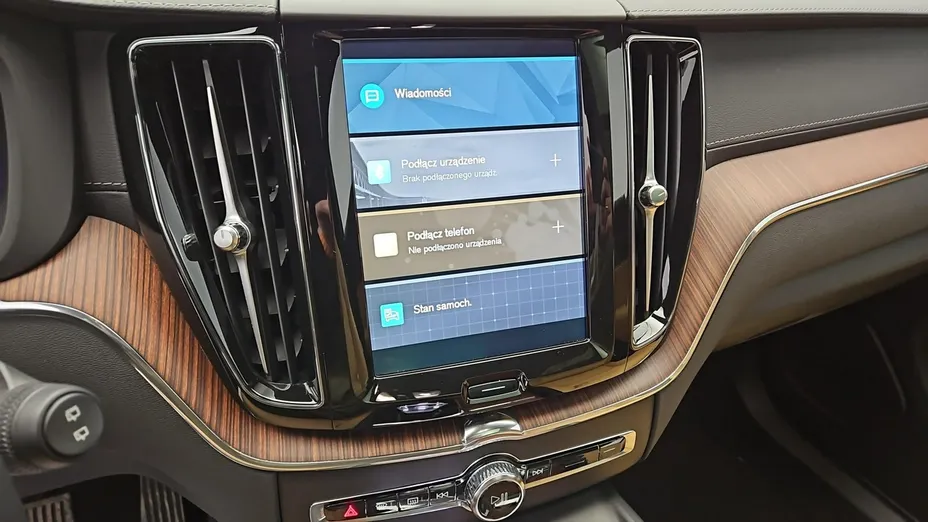 VOLVO XC60 -