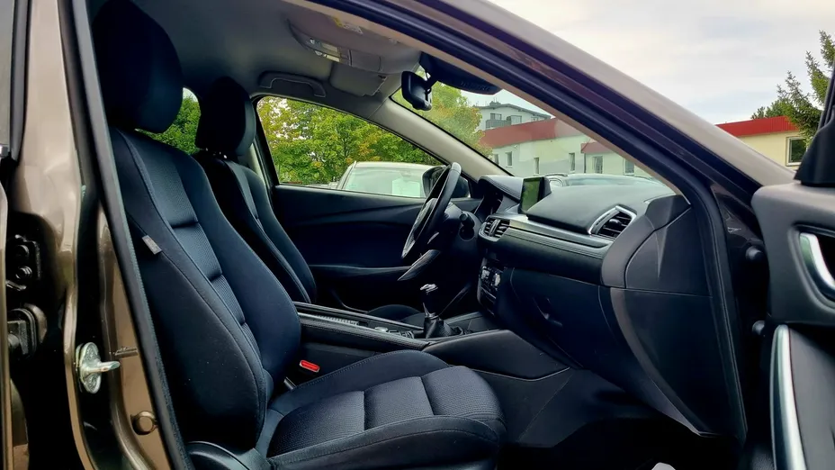 MAZDA 6 -
