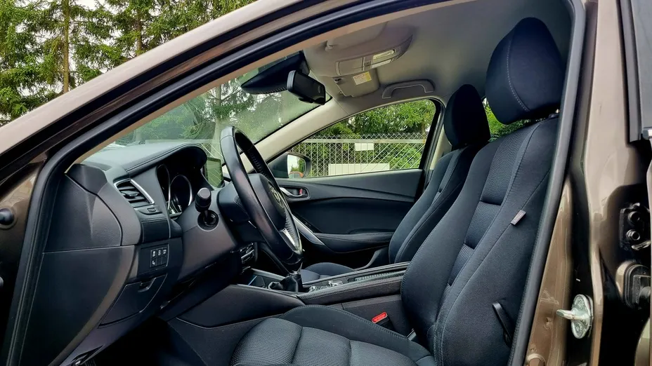 MAZDA 6 -