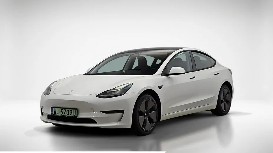 TESLA Model 3 -