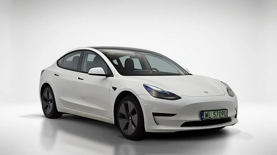 TESLA Model 3 -