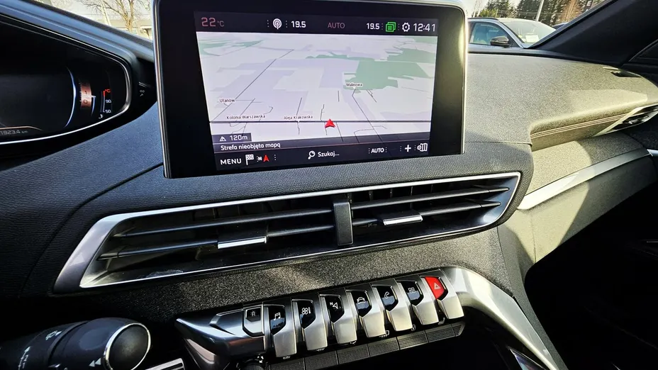PEUGEOT 5008 -