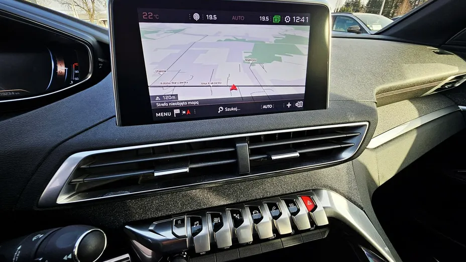 PEUGEOT 5008 -