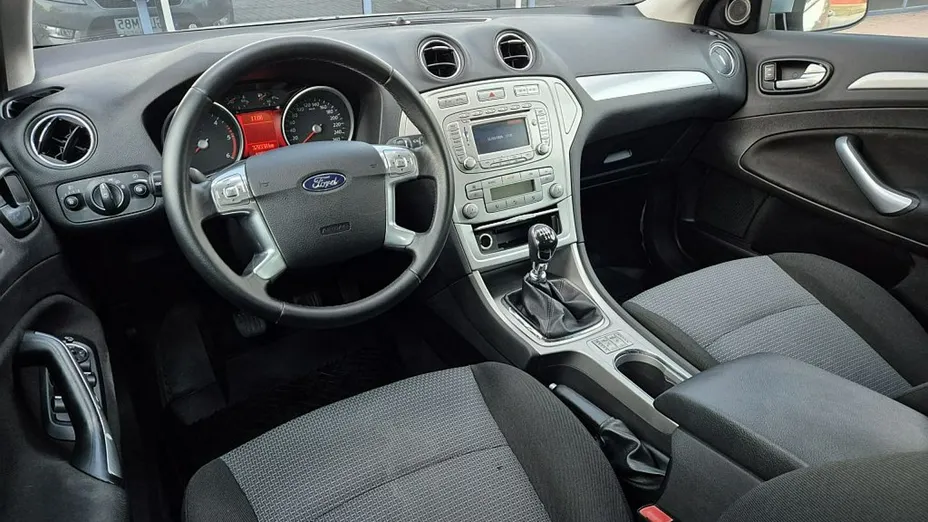 FORD Mondeo -