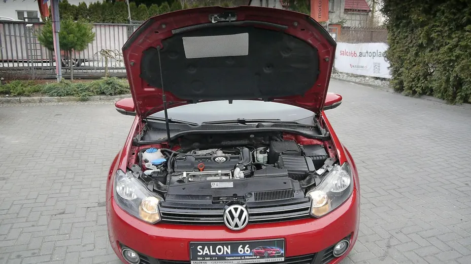 VOLKSWAGEN Golf -