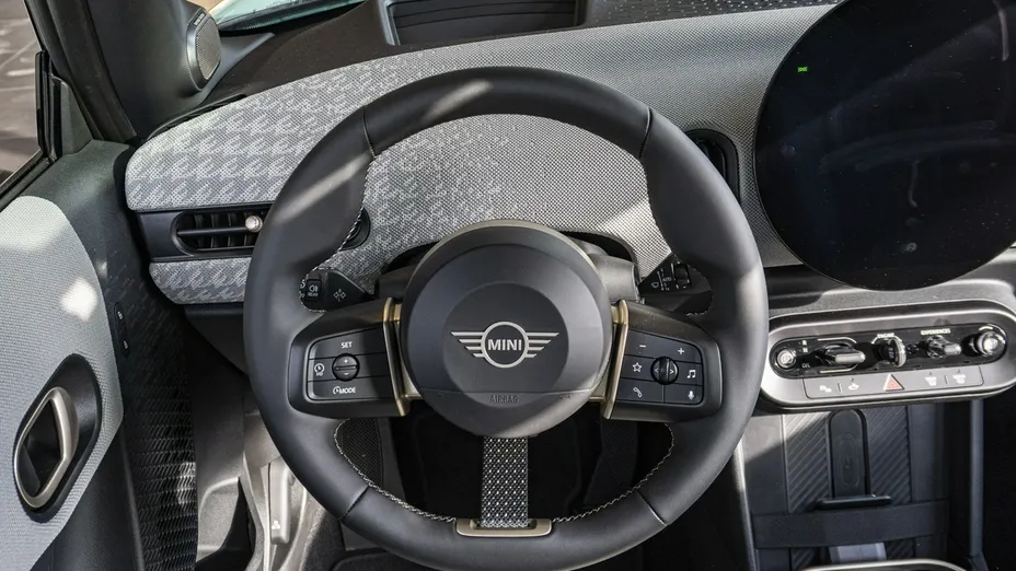 MINI Cooper -